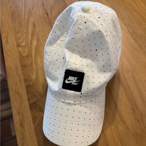 Nike women’s golf hat